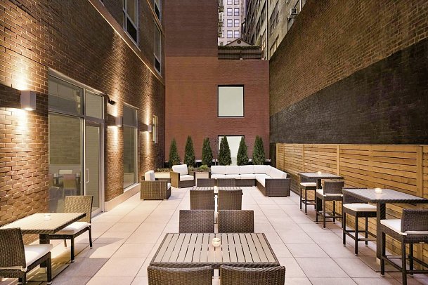 Hilton Garden Inn New York Times Square South - Innenhof
