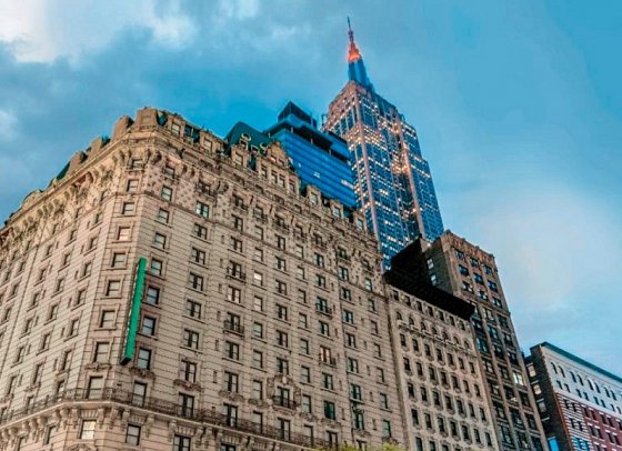 Martinique New York on Broadway, Curio Collection by Hilton