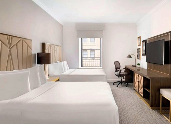 Martinique New York on Broadway, Curio Collection by Hilton - Wohnbeispiel
