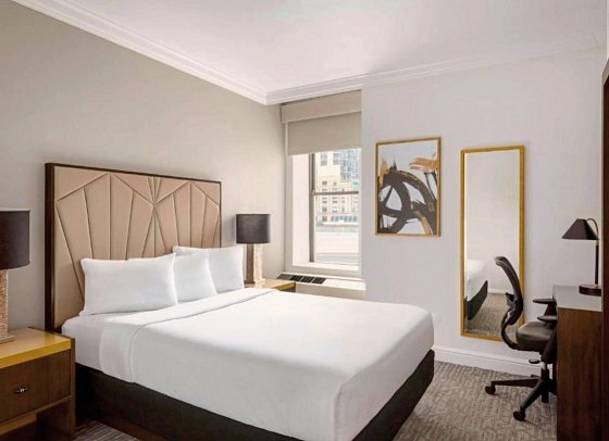 Martinique New York on Broadway, Curio Collection by Hilton - Wohnbeispiel