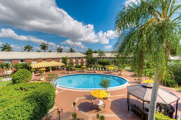 Best Western Palm Beach Lakes - Pool