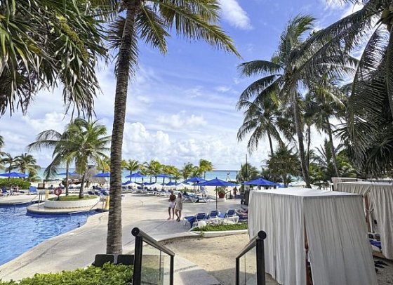 The Reef Playacar