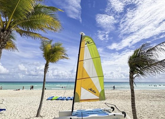 The Reef Playacar