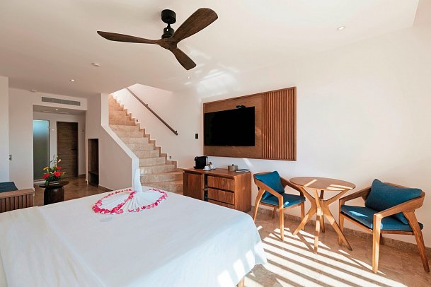 Akumal Bay Beach & Wellness Resort - Wohnbeispiel Premium Junior Suite Penthouse (Zimmercodierung J2D)