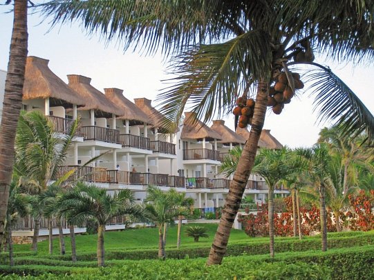 Akumal Bay Beach & Wellness Resort