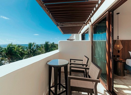 Akumal Bay Beach Resort & Spa - Wohnbeispiel Premium Junior Suite Penthouse (Zimmercodierung J2H)