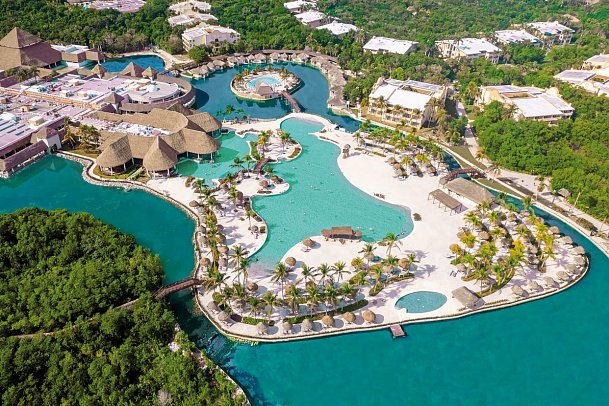 Family Selection at Grand Palladium Kantenah Resort & Spa