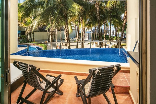 El Dorado Maroma & Palafitos Overwater Bungalows