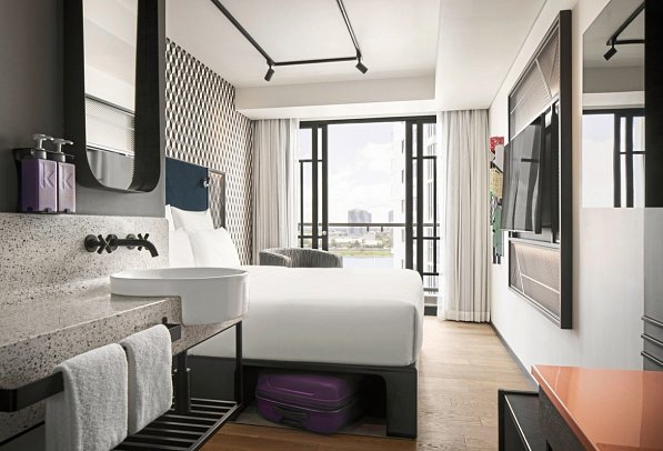 TRIBE Phnom Penh Post Office Square - Wohnbeispiel Tribe comfort with balcony (Zimmercodierung UB2)