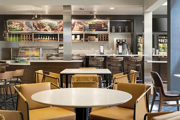 Courtyard by Marriott Palm Springs