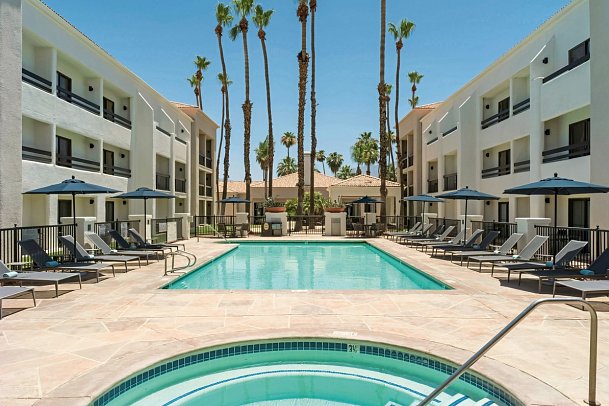 Courtyard by Marriott Palm Springs