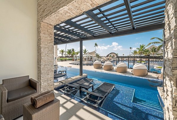 Royalton CHIC Punta Cana - Wohnbeispiel Luxury Juniorsuite Swim Out Diamond Club (Zimmercodierung UUQ)