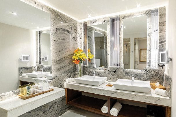 Secrets Royal Beach Punta Cana - Beispiel Bad Junior Suite Preferred Club (Zimmercodierungen JLQ & JLG)