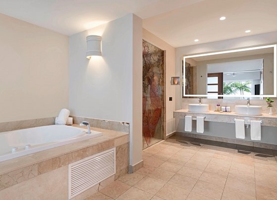 Breathless Punta Cana Resort & Spa - Wbsp. Xhale Club Master Suite Oceanfront (Zimmercodierung JLM)