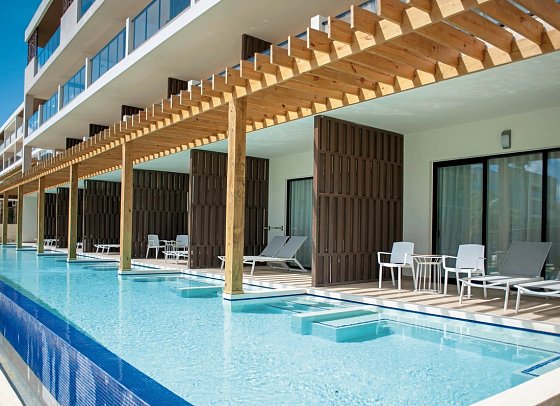 Serenade All Suites - Wohnbeispiel Junior Suite Swimout Poolview (Zimmercodierung JB5)