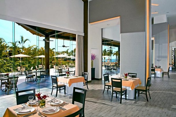 Dreams Vallarta Bay Resort & Spa