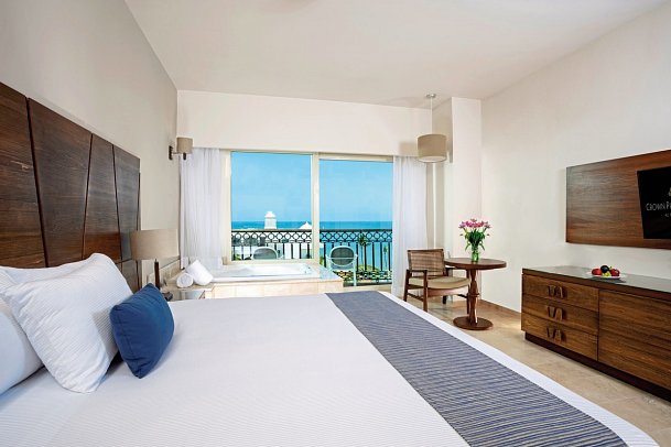 Crown Paradise Golden Puerto Vallarta