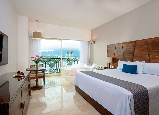 Crown Paradise Golden Puerto Vallarta