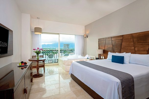 Crown Paradise Golden Puerto Vallarta