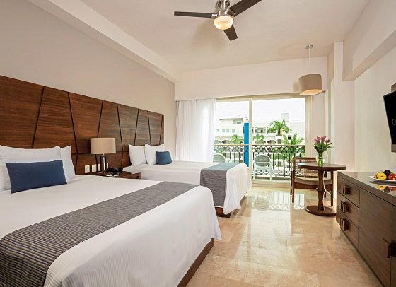 Crown Paradise Golden Puerto Vallarta