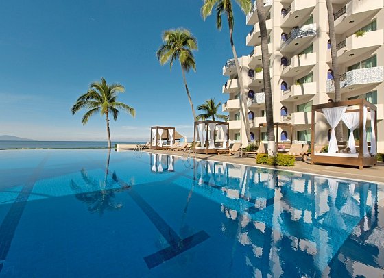 Crown Paradise Golden Puerto Vallarta
