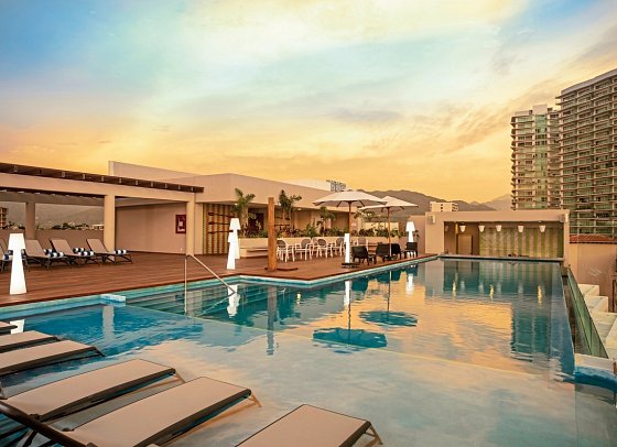 Crown Paradise Golden Puerto Vallarta