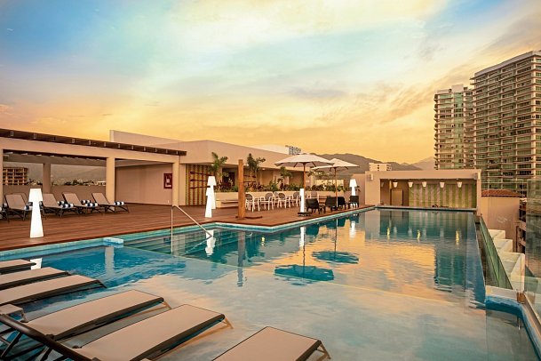 Crown Paradise Golden Puerto Vallarta