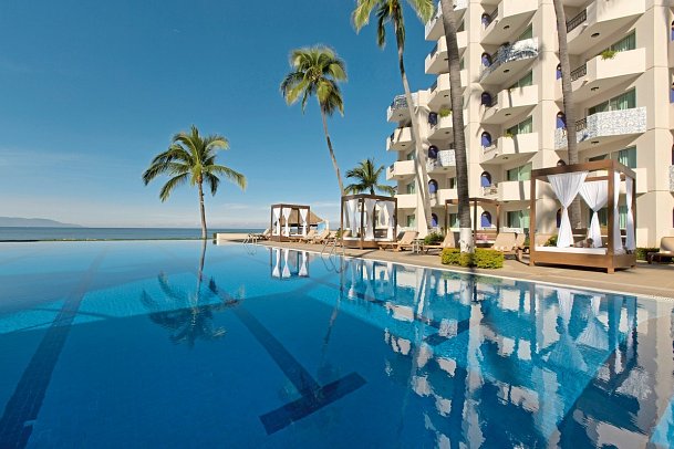 Crown Paradise Golden Puerto Vallarta