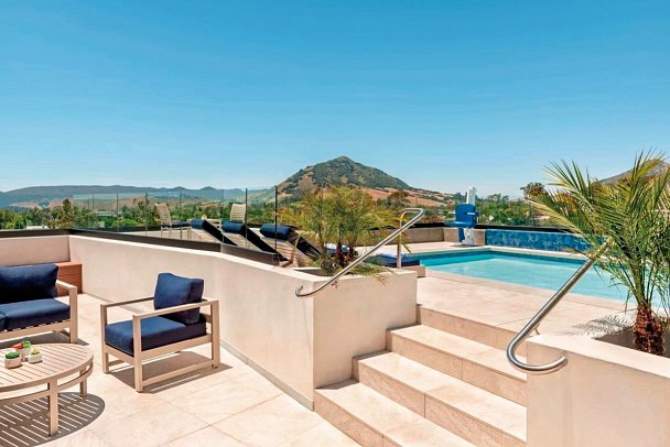 La Quinta Inn & Suites by Wyndham San Luis Obispo Downtown