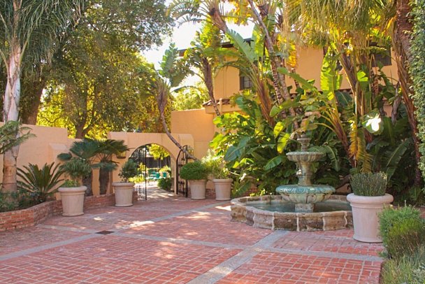 Historic Santa Maria Inn