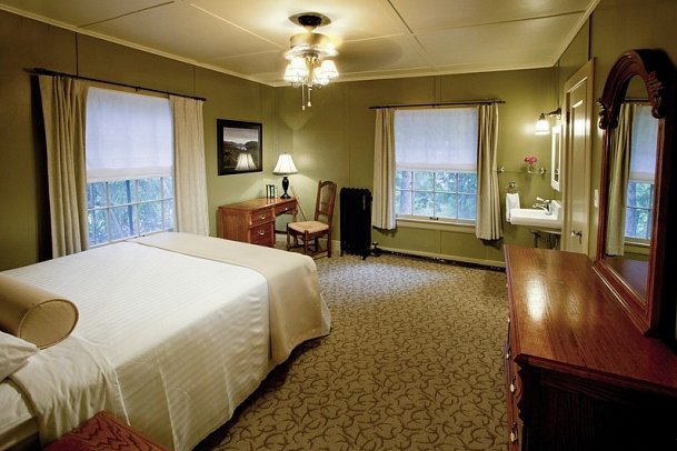 Lake Quinault Lodge - Main Lodge Standard