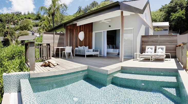 Carana Beach Hotel - Wohnbeispiel Oceanview Pool Chalet (Zimmercodierungen UGM, UH1 & DG8)