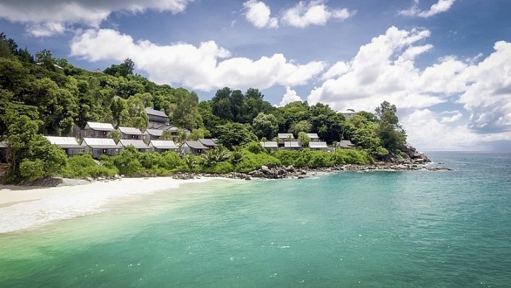 Carana Beach Hotel