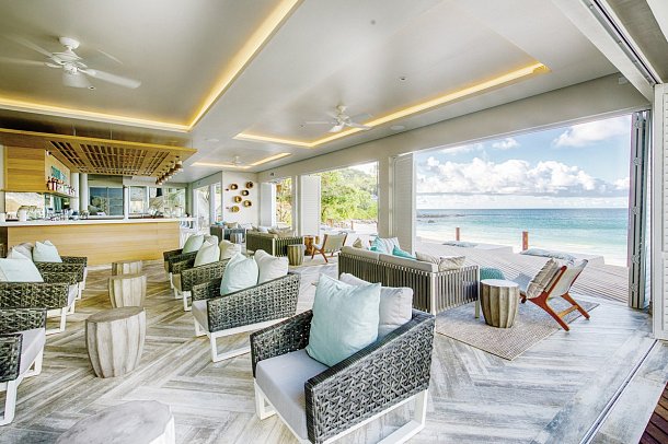 Carana Beach Hotel