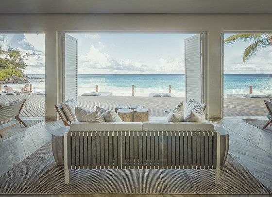 Carana Beach Hotel