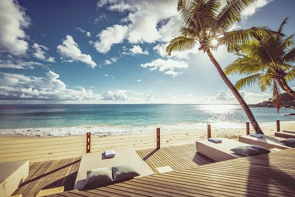 Carana Beach Hotel