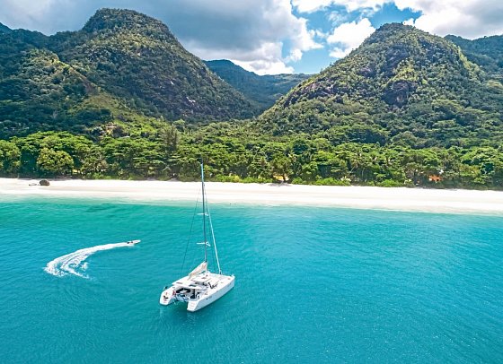 Segeltörn Praslin Dream Premium - Schiffsbeispiel Lagoon 620