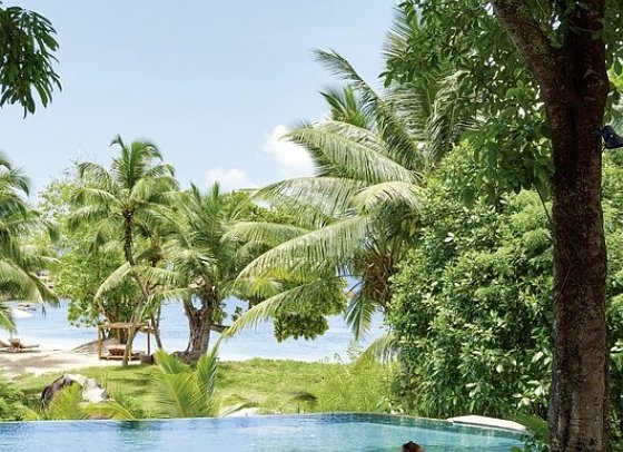 Constance Lemuria - The Legend Pool Bar