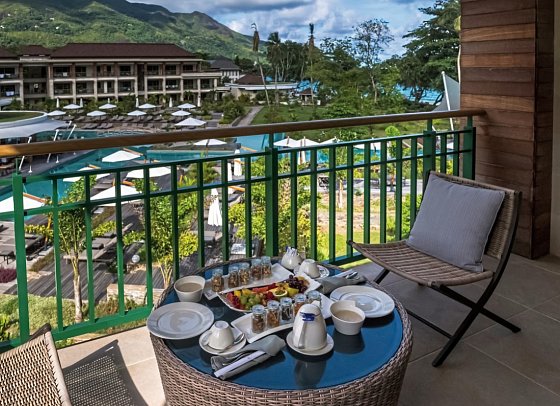 Savoy Seychelles Resort & Spa - Wohnbeispiel Deluxe Ocean Side View (Zimmercodierungen UBM & UHM)