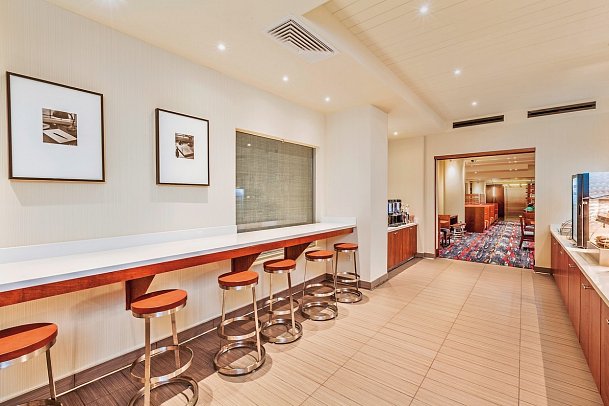 Holiday Inn Express and Suites Fisherman's Wharf