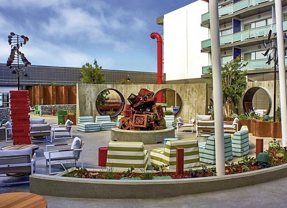Hotel Zephyr - The Yard