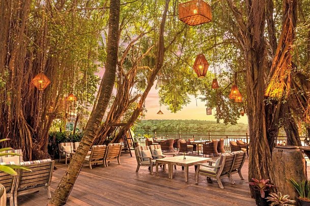 An Lam Retreats Saigon River