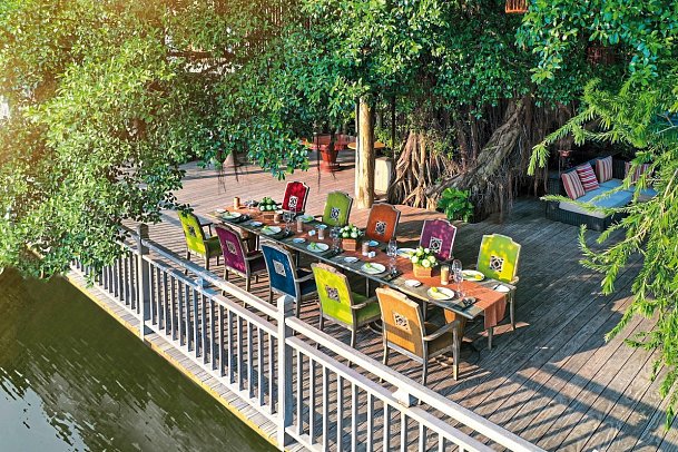 An Lam Retreats Saigon River
