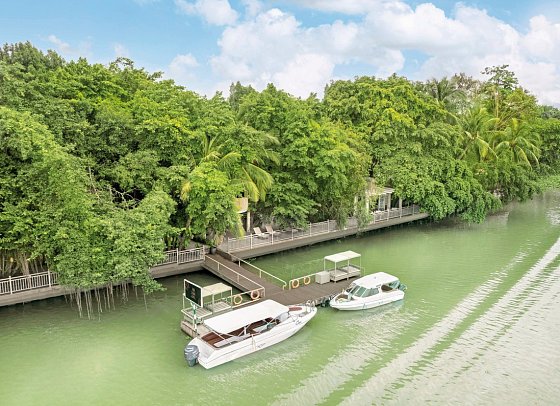 An Lam Retreats Saigon River