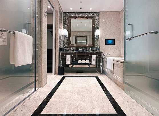 The Reverie Saigon - Bad Deluxe (Zimmercodierung UD1)