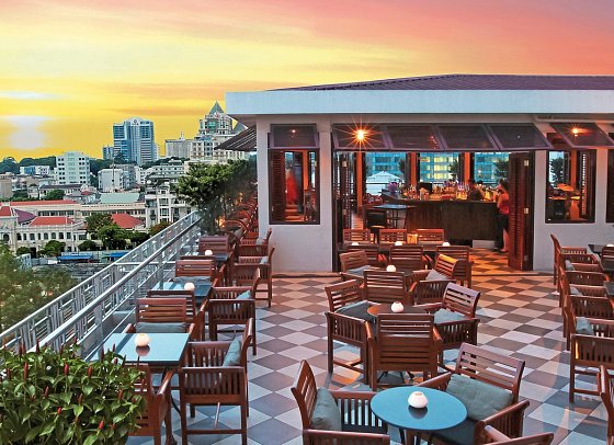 Caravelle Saigon - Rooftop Bar