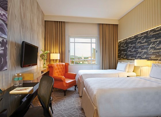 Rendezvous Hotel
