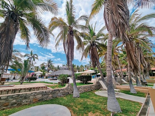 Buena Vista Oceanfront & Hot Springs Resort