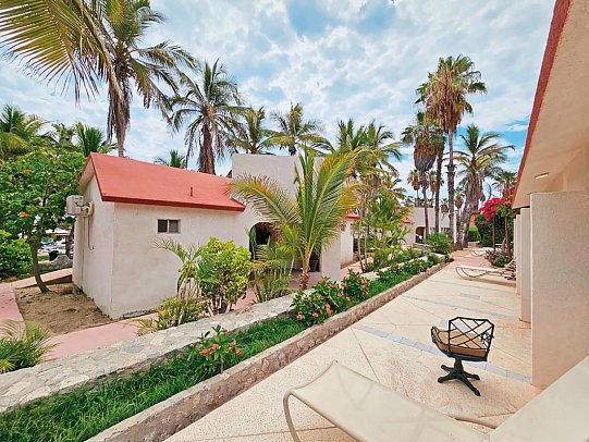 Buena Vista Oceanfront & Hot Springs Resort