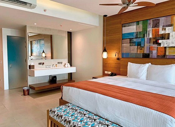 Azura Beach Resort - Wohnbeispiel Junior Suite Ocean View with Tub (Zimmercodierung J1M)